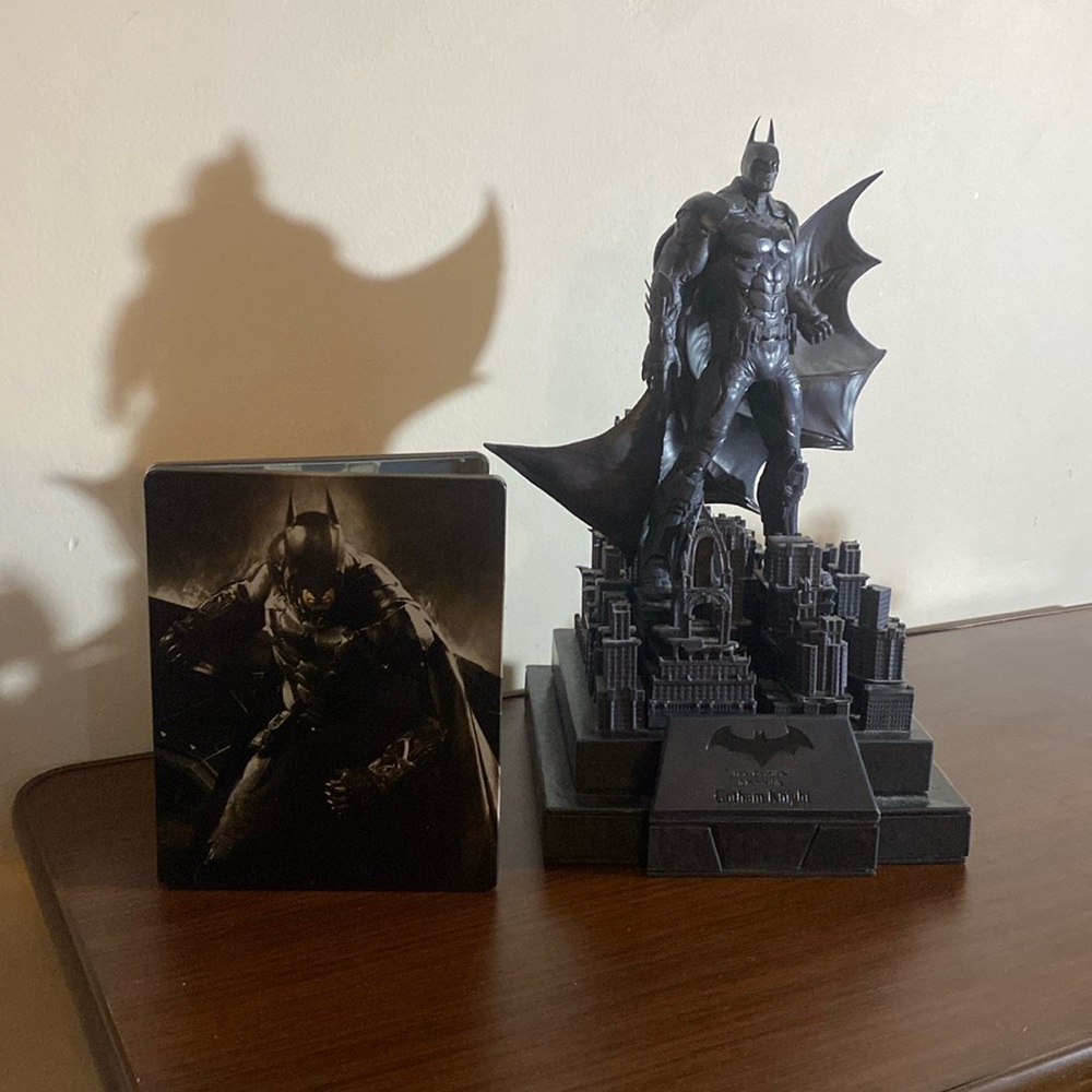 Batman Arkham Knight Collector Statue with Steel Book Case